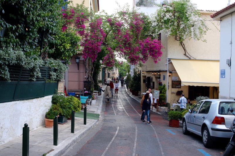 Back into the Athenian streets