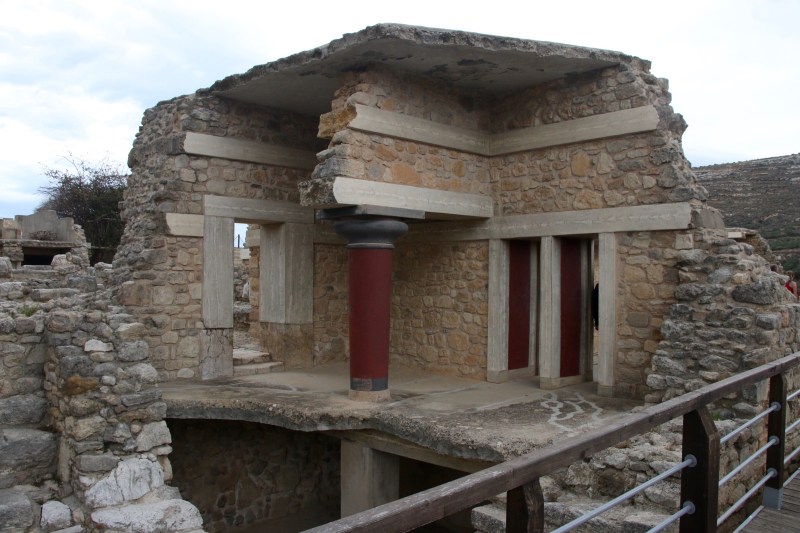 Minoan column
