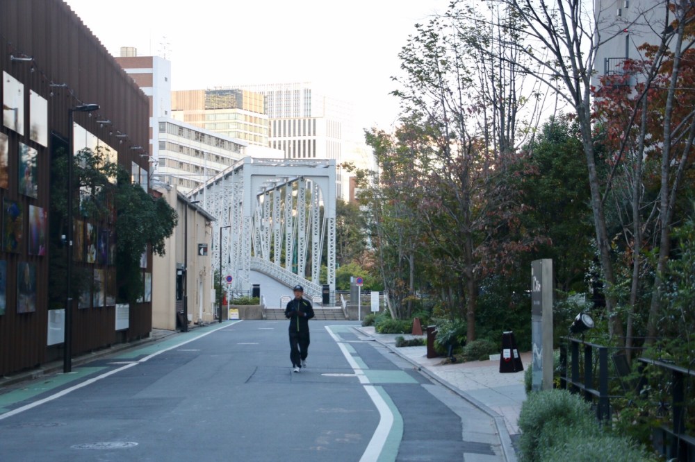 Tokyo_Jogger.jpg Tokyo_Jogger.jpg